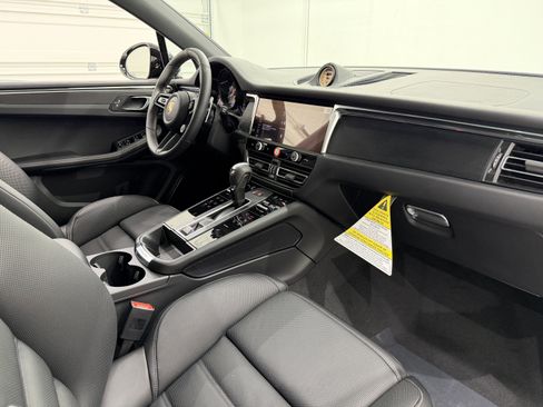 New 2026 Porsche Macan GTS image 26