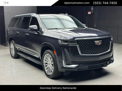 Used 2022 Cadillac Escalade ESV Premium Luxury w/ LPO, Floor Liner Package image 9