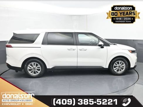 Used 2022 Kia Carnival LX FWD image 2