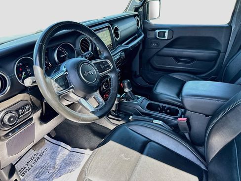 Used 2022 Jeep Wrangler Unlimited Rubicon 4xe w/ Cold Weather Group AWD/4WD image 25