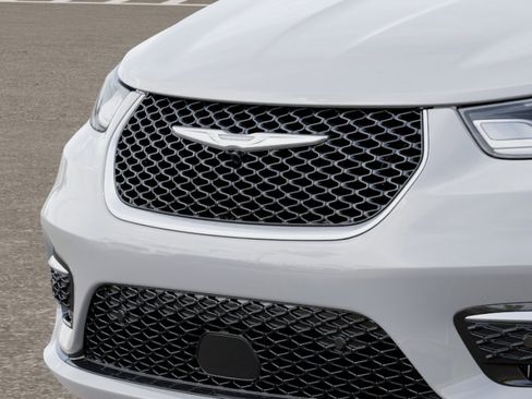New 2026 Chrysler Pacifica Pinnacle image 16