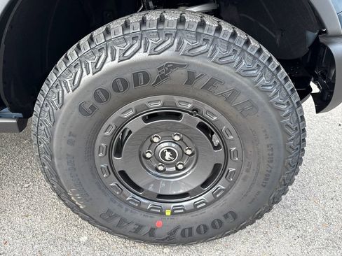 New 2025 Ford Bronco Badlands image 11