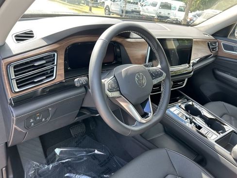 New 2026 Volkswagen Atlas SE image 23