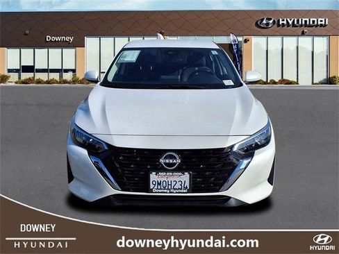 Used 2024 Nissan Sentra SV image 2