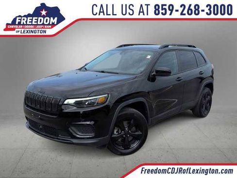 Used 2021 Jeep Cherokee Latitude AWD/4WD image 1