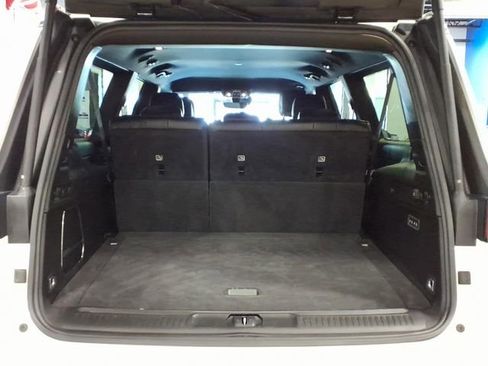 Used 2024 Jeep Wagoneer L Series II w/ Flexible Seating Group AWD/4WD image 19