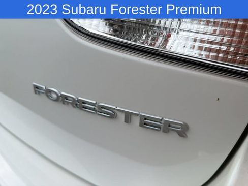 Used 2023 Subaru Forester Premium AWD/4WD image 17