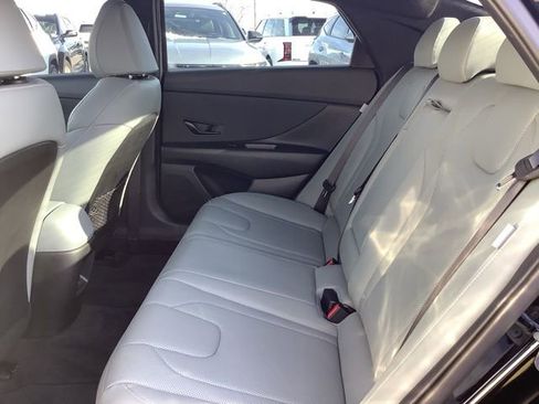 Certified 2025 Hyundai Elantra Limited image 24