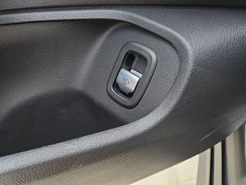 Used 2025 Mercedes-Benz CLE 300 4MATIC Cabriolet image 21