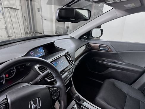 Used 2017 Honda Accord EX-L image 6