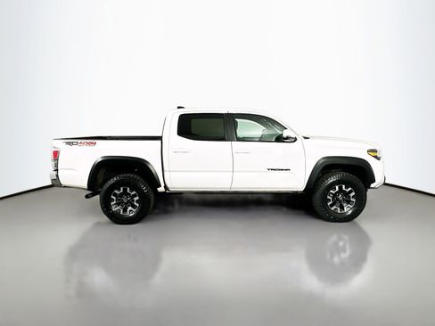 Used 2022 Toyota Tacoma TRD Off-Road AWD/4WD image 8