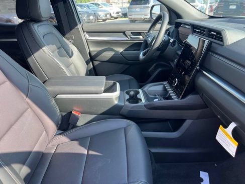 New 2026 GMC Terrain Elevation w/ Elevation Premium Package AWD/4WD image 31