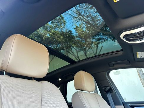 New 2026 Porsche Macan S image 18