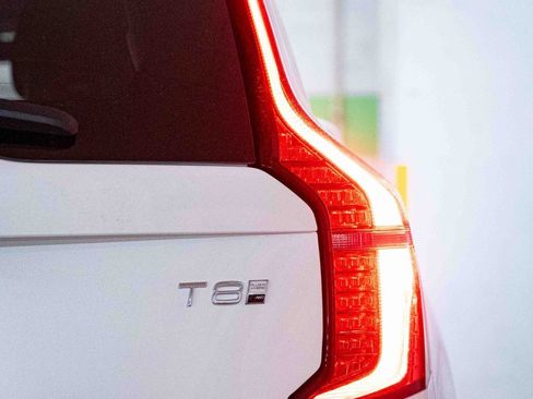 New 2025 Volvo XC90 T8 Core w/ Climate Package image 6