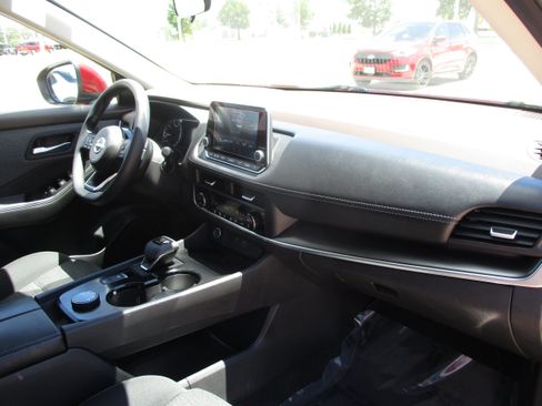 Used 2023 Nissan Rogue SV AWD/4WD image 37