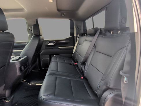 Certified 2025 Chevrolet Silverado 1500 RST AWD/4WD image 36