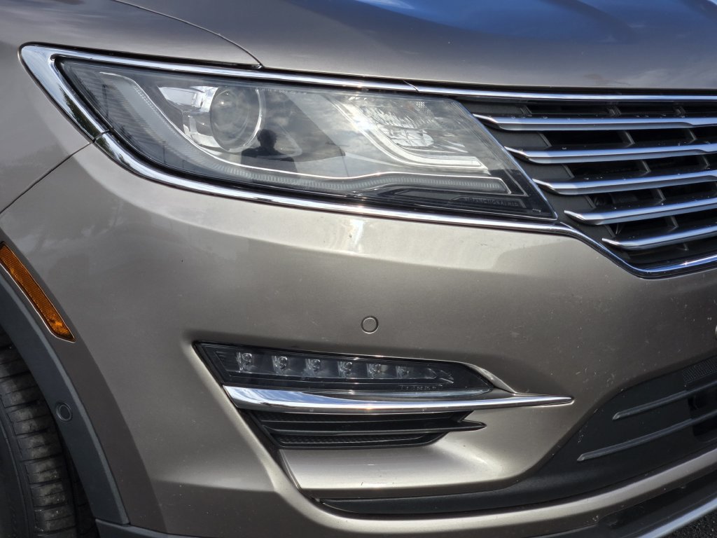 Used 2018 Lincoln MKC Reserve FWD image 9