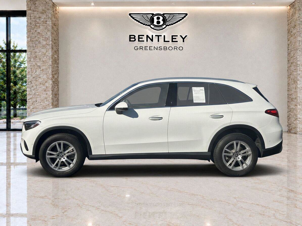 Used 2023 Mercedes-Benz GLC 300 4MATIC image 2