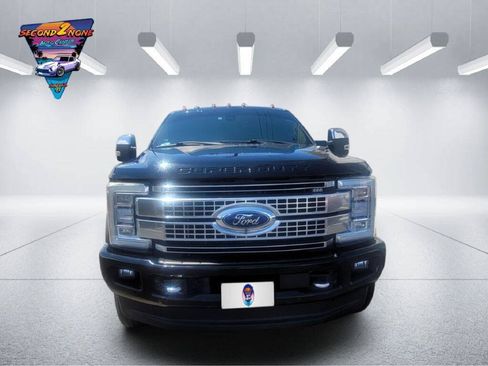 Used 2017 Ford F250 Platinum w/ Platinum Ultimate Package AWD/4WD image 2