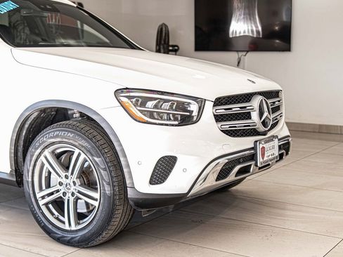 Used 2022 Mercedes-Benz GLC 300 4MATIC image 3