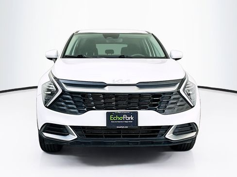 Used 2025 Kia Sportage LX image 2