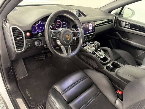 Certified 2023 Porsche Cayenne Coupe AWD/4WD image 4