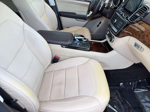 Used 2017 Mercedes-Benz GLS 450 4MATIC image 31