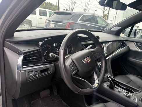 Certified 2025 Cadillac XT6 Premium Luxury image 12