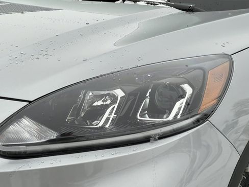 Certified 2021 Ford Escape SE w/ SE Sport Appearance Package image 33