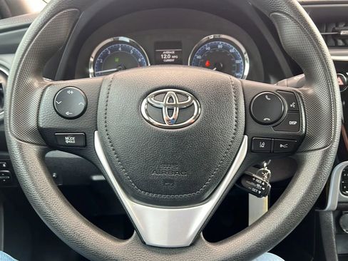 Used 2019 Toyota Corolla LE image 27
