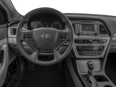 Used 2016 Hyundai Sonata SE FWD image 4