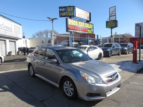 Used 2011 Subaru Legacy 2.5i Premium image 3