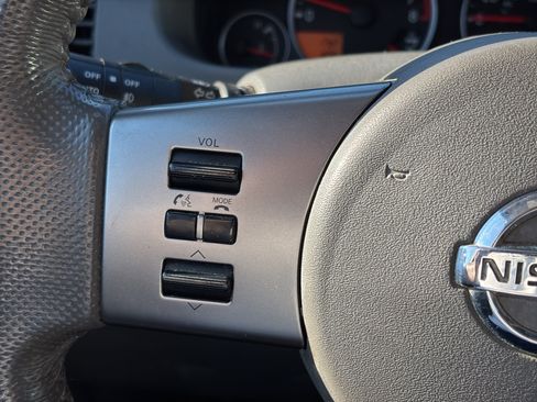 Used 2012 Nissan Frontier SL w/ Moonroof Pkg AWD/4WD image 19
