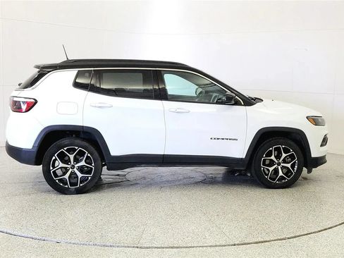 Used 2025 Jeep Compass Limited AWD/4WD image 8