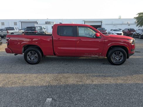 Used 2025 Nissan Frontier SV RWD image 3