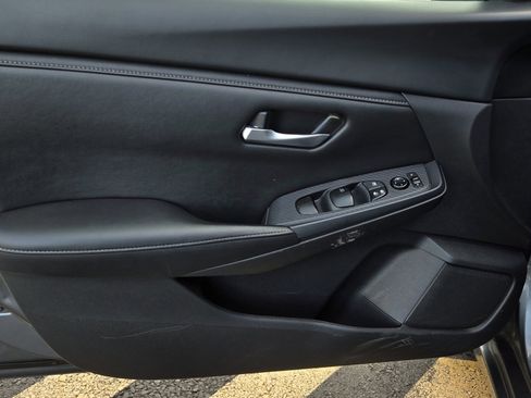 Used 2023 Nissan Sentra SV image 9