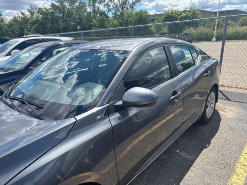 Used 2025 Nissan Sentra S FWD image 19