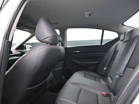 Used 2019 Nissan Altima 2.5 SR w/ SR Premium Package FWD image 11