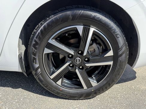 Used 2024 Nissan Sentra SV FWD image 25