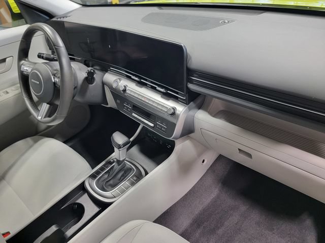 Used 2024 Hyundai Kona SEL AWD/4WD image 17