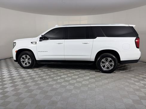 Used 2023 GMC Yukon XL SLE w/ Max Trailering Package image 4