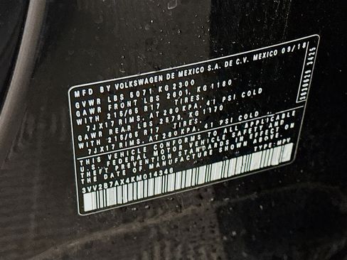 Used 2019 Volkswagen Tiguan SE image 12