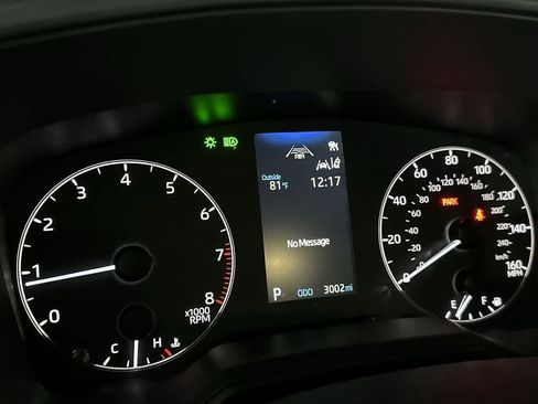 Used 2025 Toyota Corolla Cross LE FWD image 16