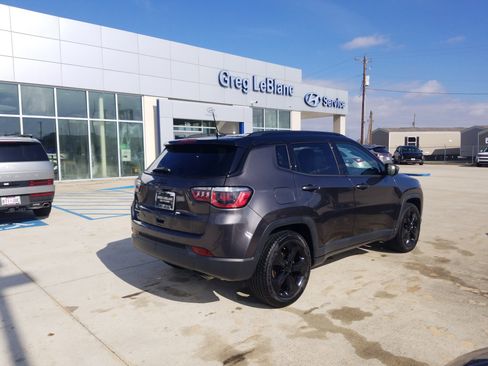Used 2020 Jeep Compass Latitude image 7