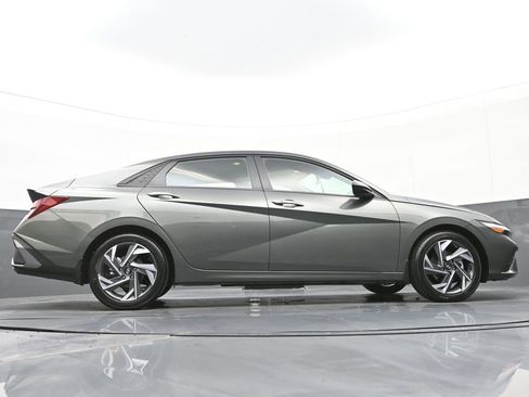 Certified 2025 Hyundai Elantra Sport image 45