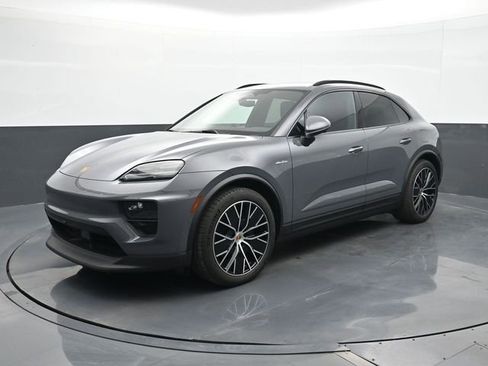Used 2025 Porsche Macan Electric RWD image 1