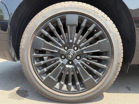 Used 2024 Hyundai Santa Fe Calligraphy AWD/4WD image 24