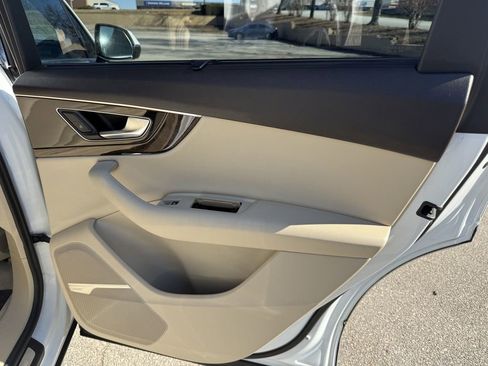 Used 2018 Audi Q7 3.0T Prestige image 31