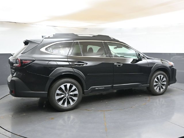 Used 2024 Subaru Outback Touring AWD/4WD image 6