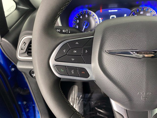 Used 2026 Chrysler Pacifica Select FWD image 22